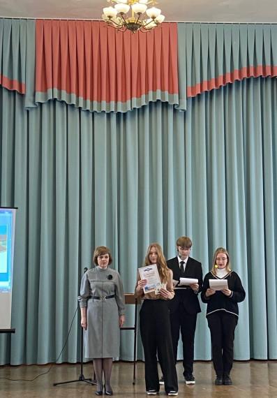 победители муниципального этапа Всероссийской олимпиады школьников по иностранным языкам.
